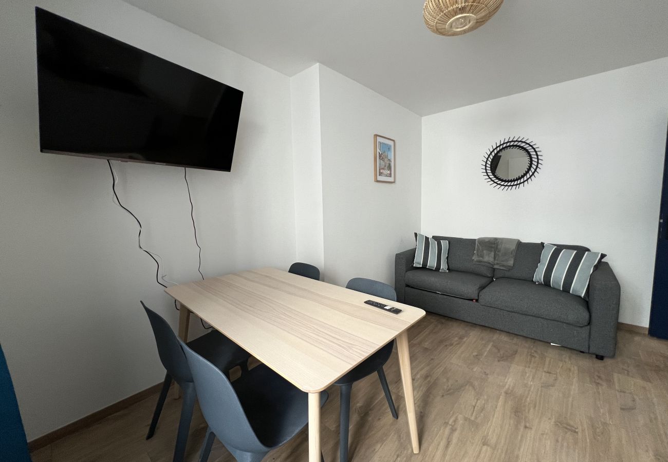 Apartment in Boulogne-sur-Mer - L'Oasis Urbaine - 2-4p, downtown, Place Dalton