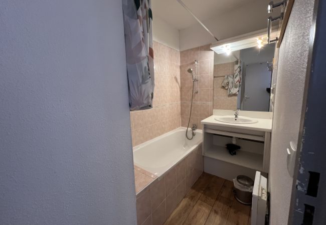 Apartment in Valmeinier - VALMEINIER : Beautiful apartment in the heart of Valmeinier 1900, 8 people Apartment in Valmeinier - VALMEINIER : Beautiful apartment in the heart of Valmeinier 1900, 8 people