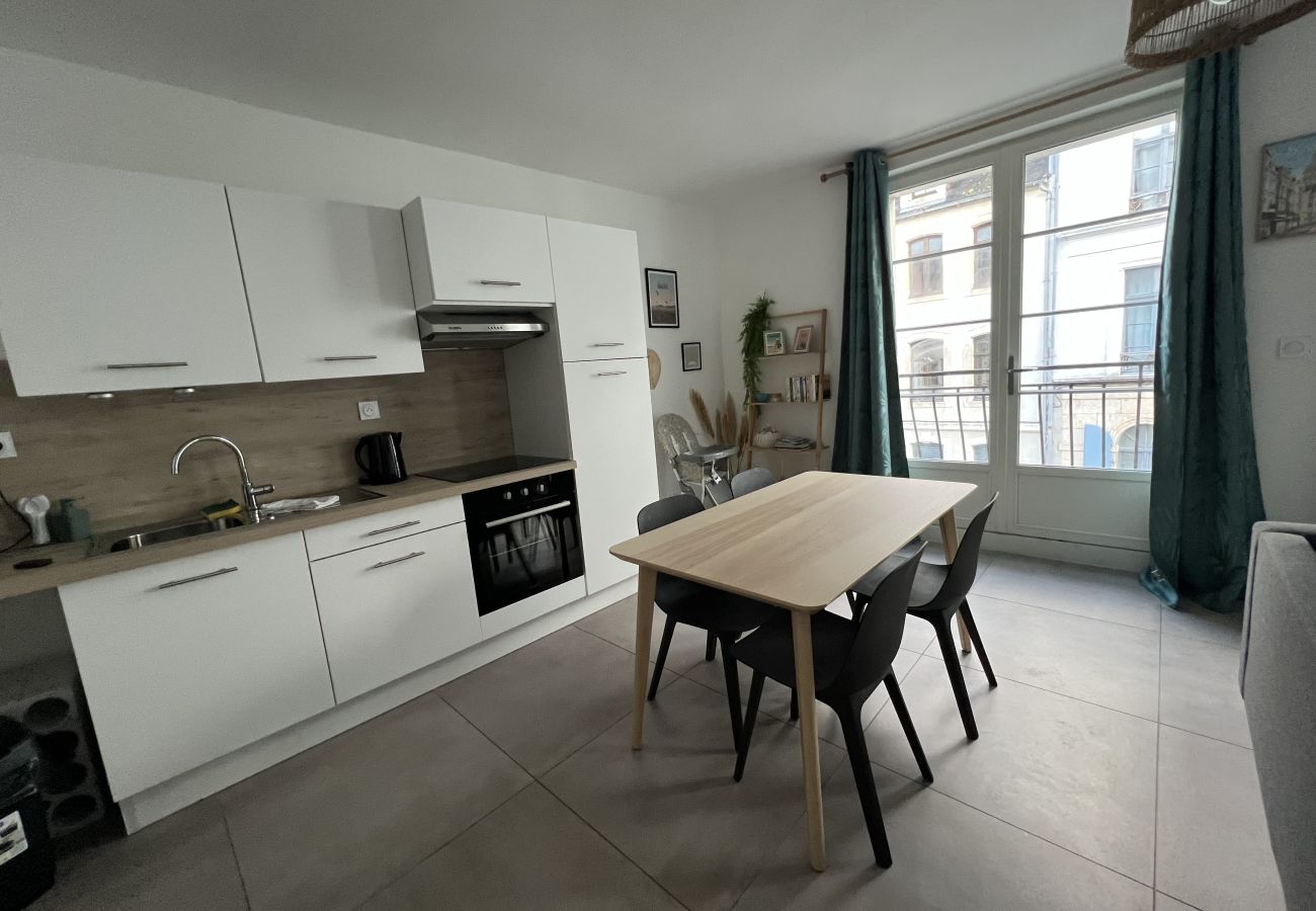 Apartment in Boulogne-sur-Mer - A 2 pas du Beffroi, 2-4p Wifi, Parking