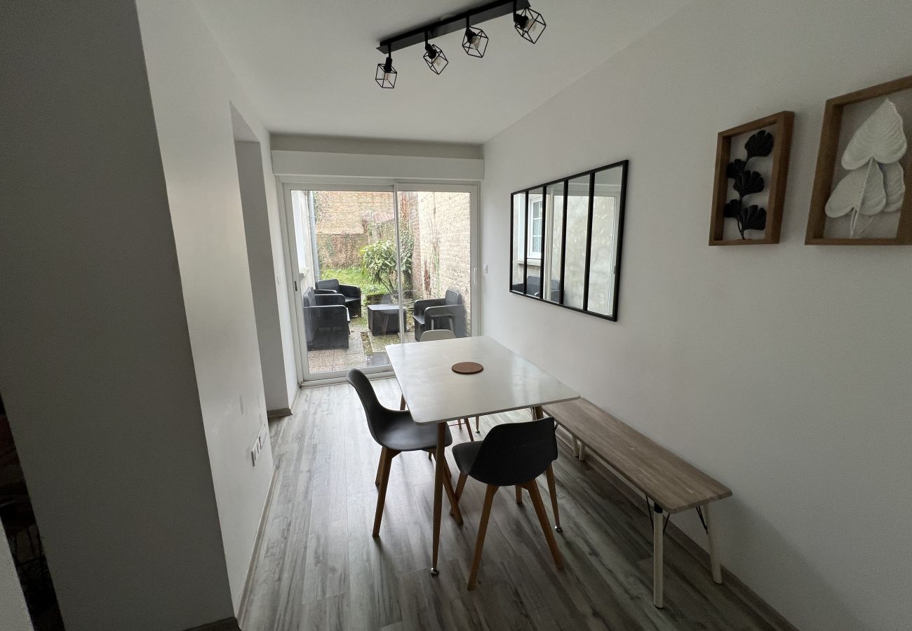 Apartment in Amiens - Côté Jardin AMIENS 4-6 P