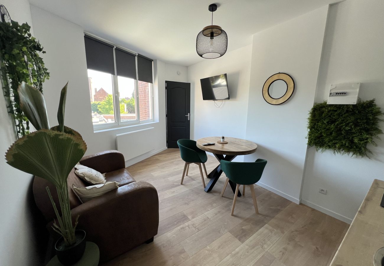Apartment in Lens - Le Jardin Botanique : Balnéo 2p
