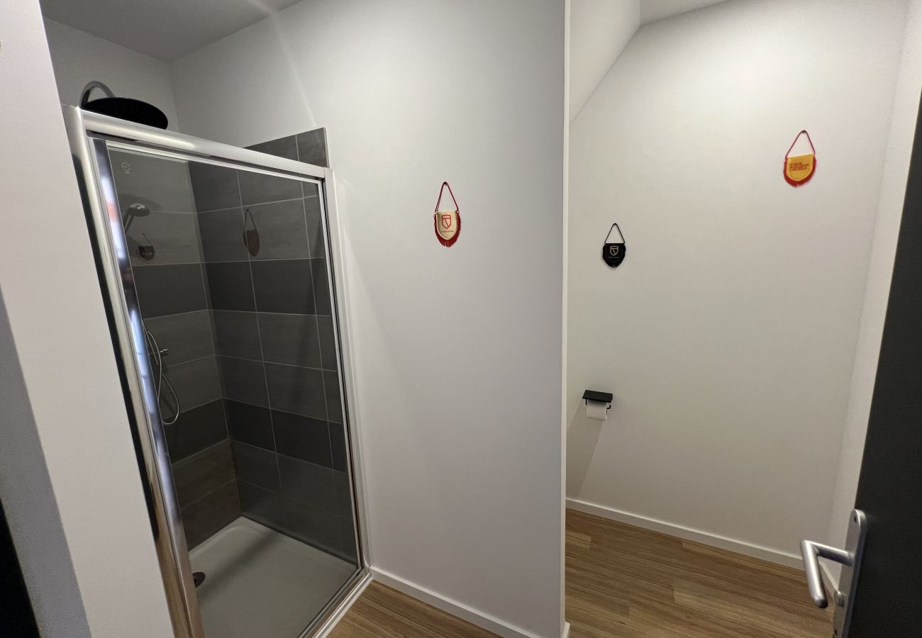 Estudio en Lens - Le studio Sang & Or, 2p