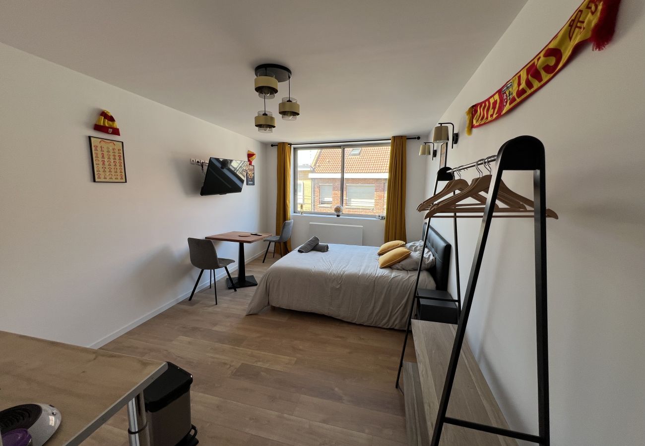 Estudio en Lens - Le studio Sang & Or, 2p