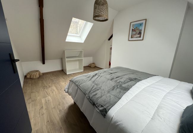 Appartement à Boulogne-sur-Mer - Sous les Toits - Appart Familial 5p, Centre-ville Appartement à Boulogne-sur-Mer - Sous les Toits - Appart Familial 5p, Centre-ville